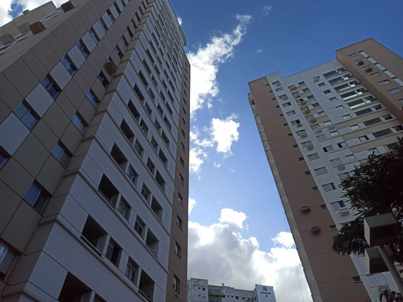 edifício garden palhano em Londrina, Paraná